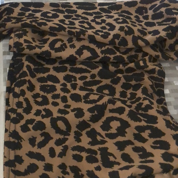 MISSGUIDED PETITE
Leopard Print Puff Sleeve Top - Picture 4 of 4